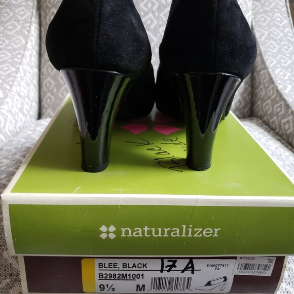 Naturalizer Blee Black Suede Bootie Heels (9.5 M/Black) - Picture 4 of 8
